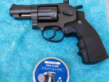 Revólver Gamo PR-725 con munición Gamo Lethal de 4,5mm (0,36 gramos o 5,55 grains).